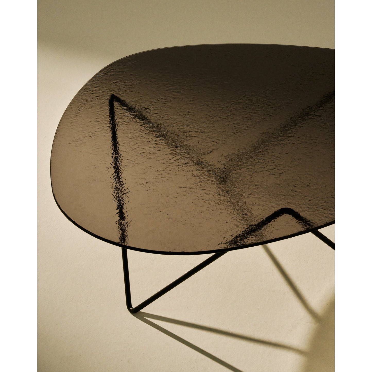 Pedrera Coffee Table - Transparent Glass, Black Base