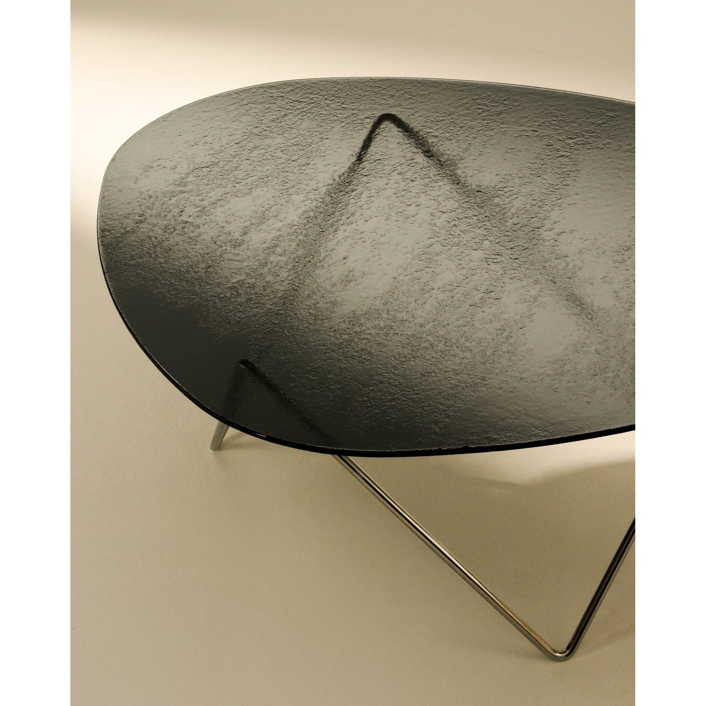 Pedrera Coffee Table - Transparent Glass, Black Base