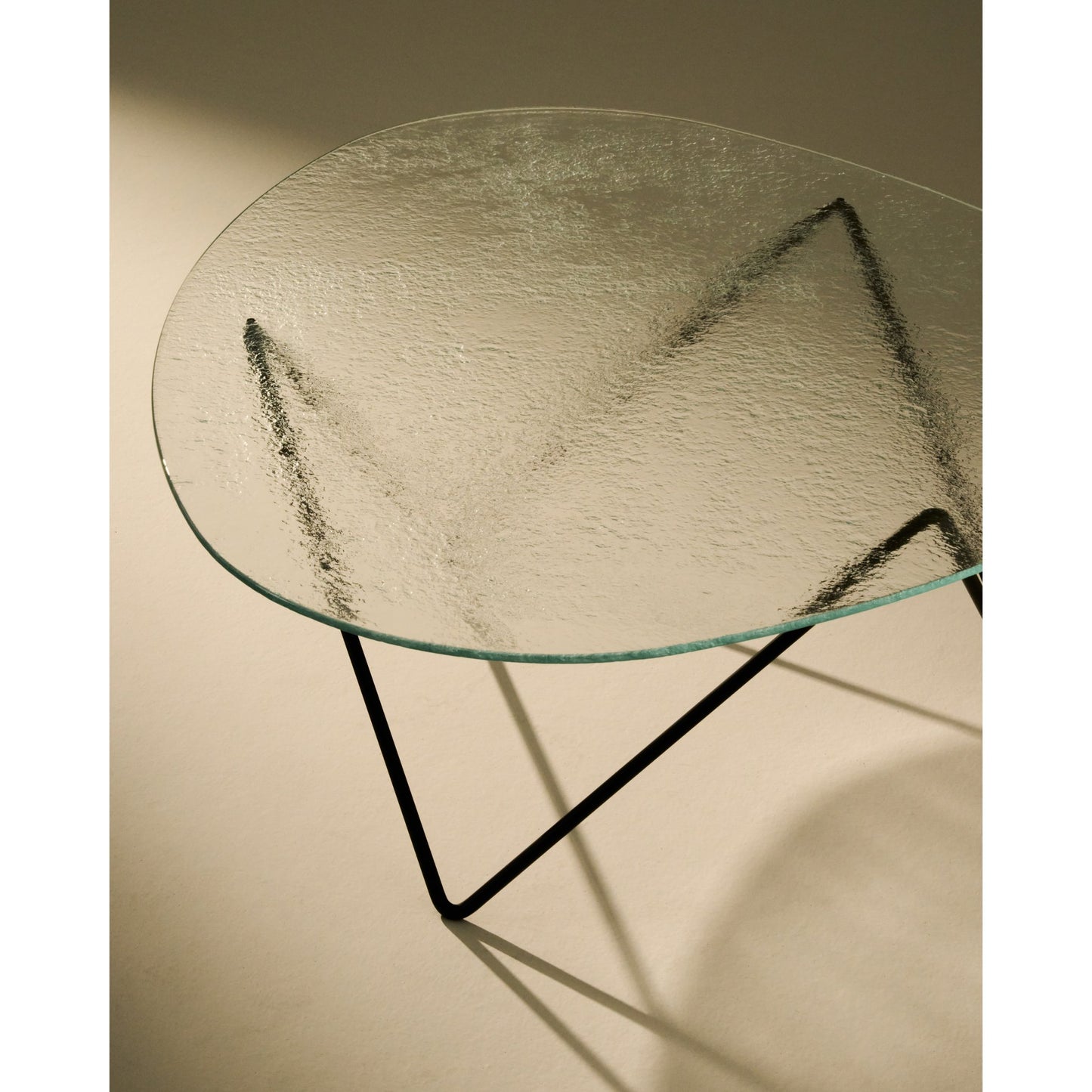Pedrera Coffee Table - Transparent Glass, Black Base