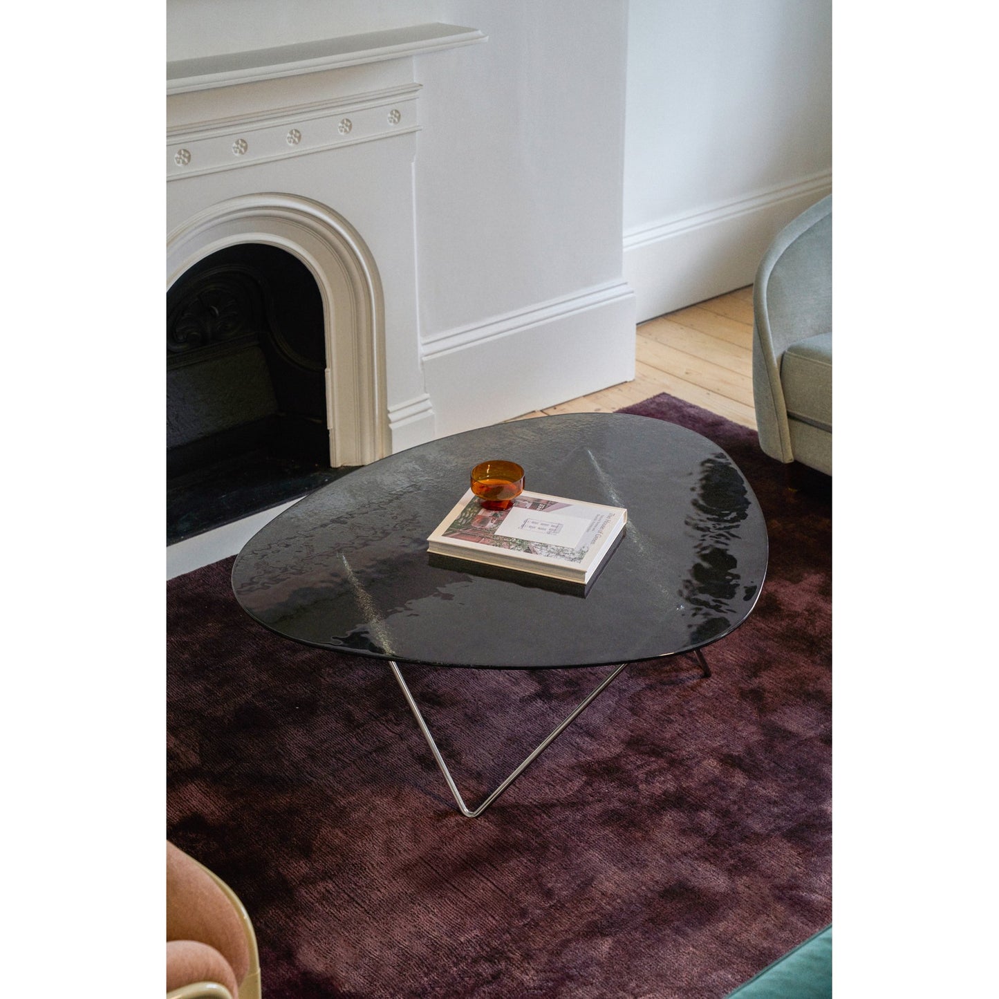 Pedrera Coffee Table - Transparent Glass, Black Base