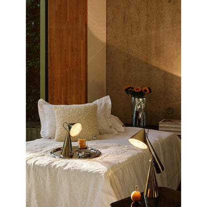 Pose Table Lamp - Gold