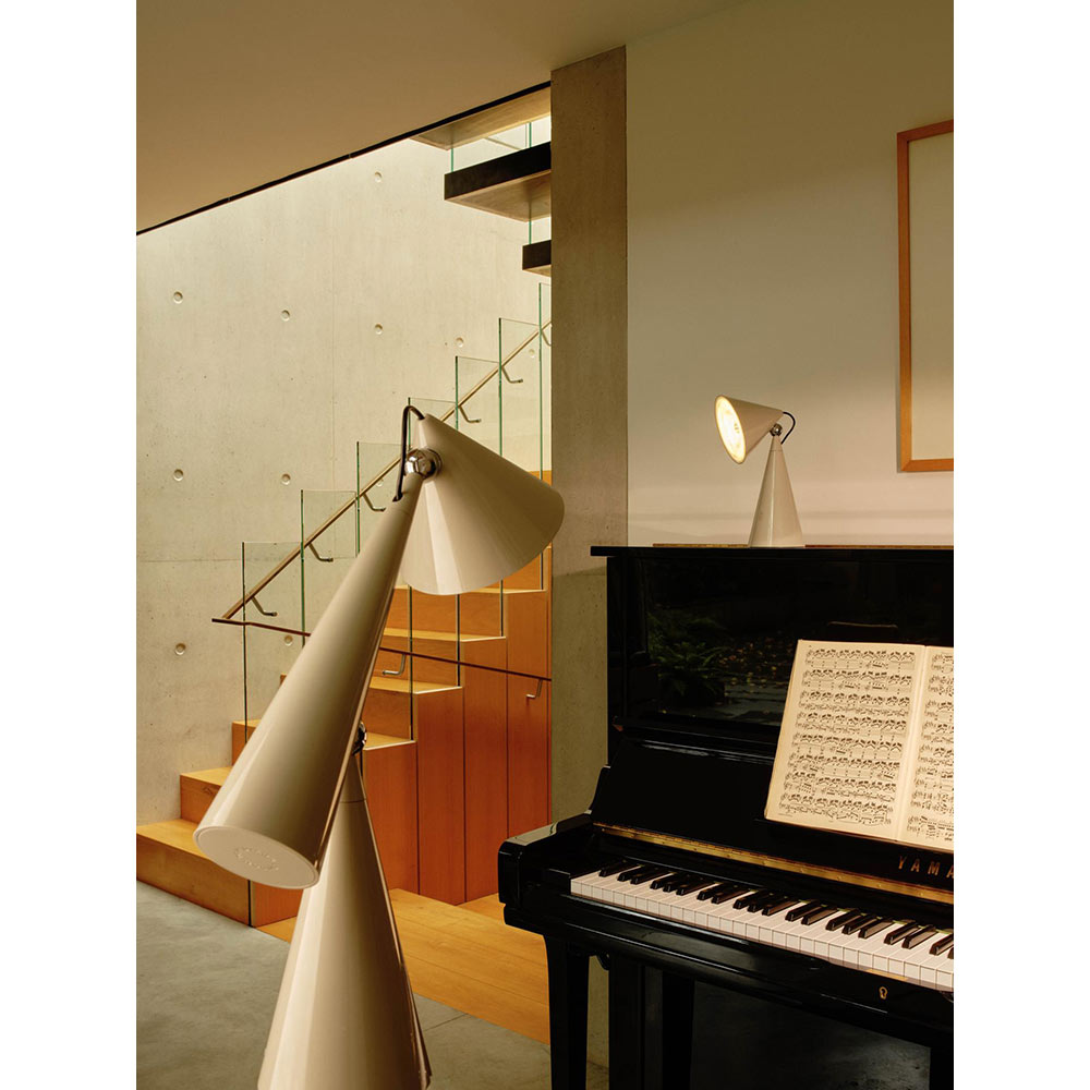 Pose Table Lamp - Putty