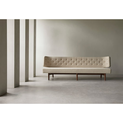 Radiohus Sofa P3 - Walnut