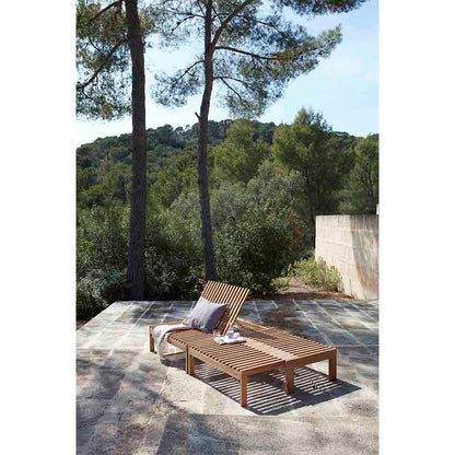 Riviera Outdoor Lounge