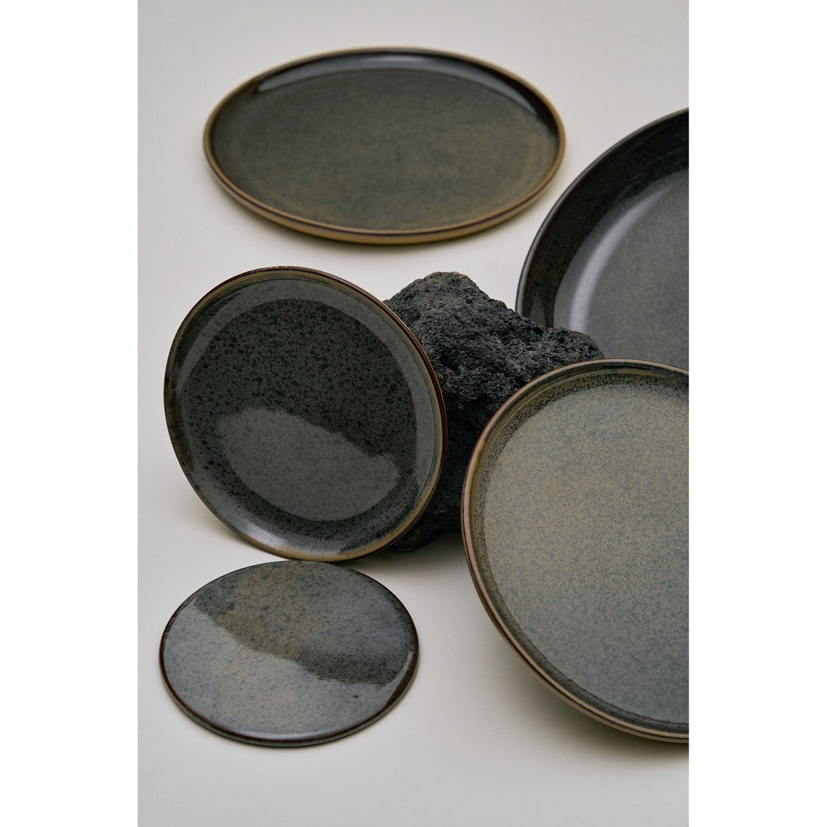Surface Indi Gray Starter Plate Set of 4