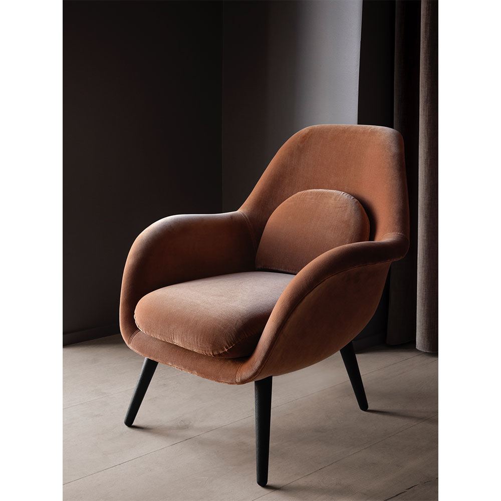 Swoon Lounge Chair Petit - Harald 3, Lacquered Walnut