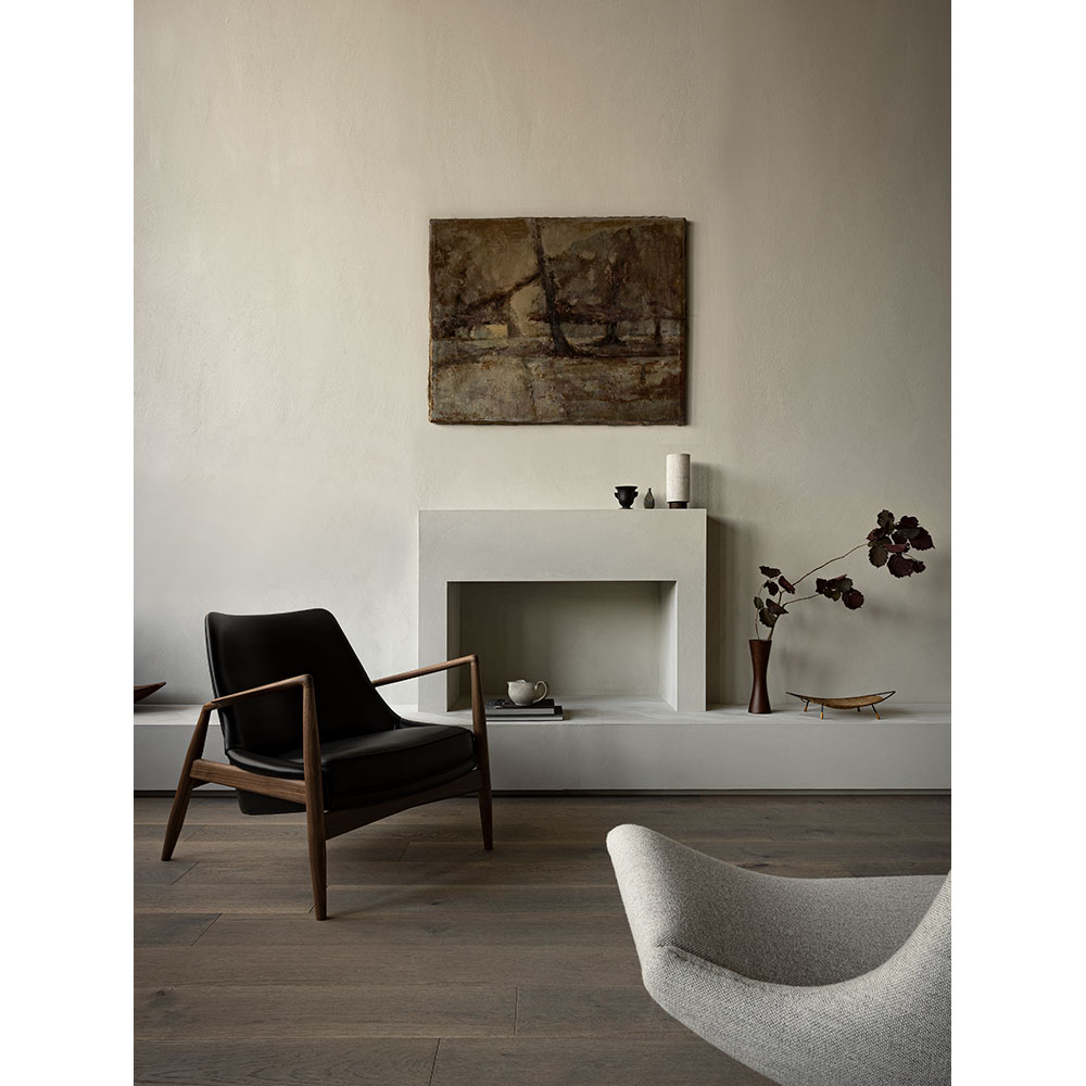 The Seal Low Back Lounge Chair