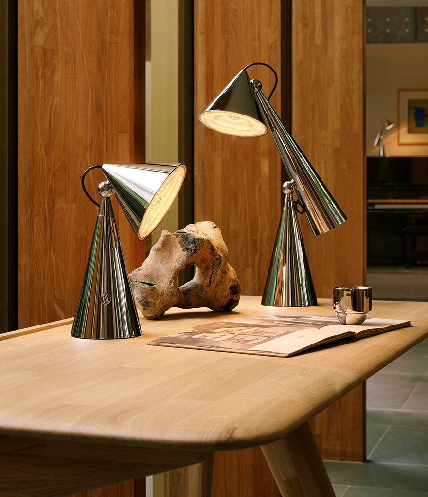Pose Table Lamp