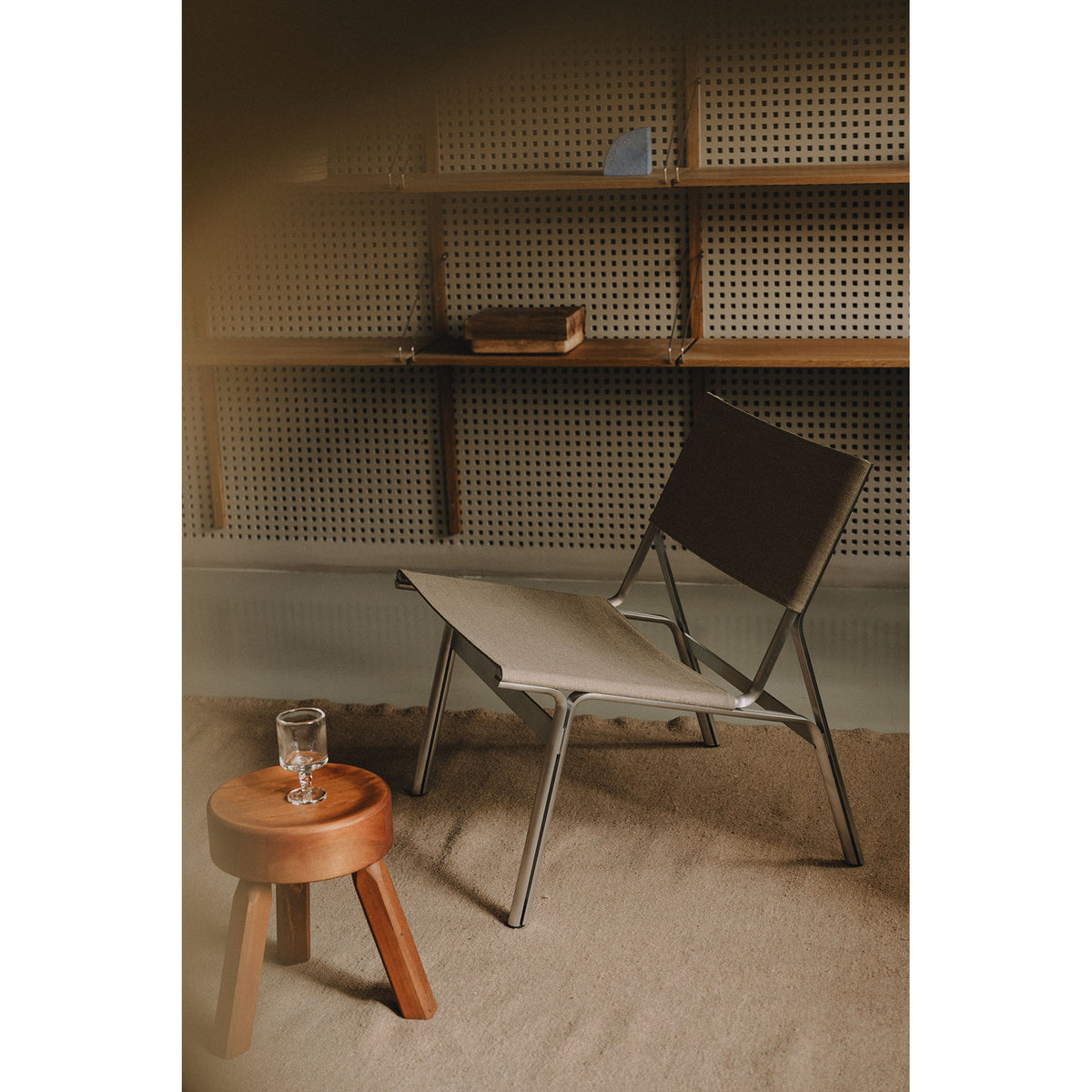 Union Easy Chair - Sandstone Mesh, Aluminum